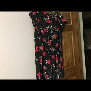 Vintage NWT roses are red two piece outfit